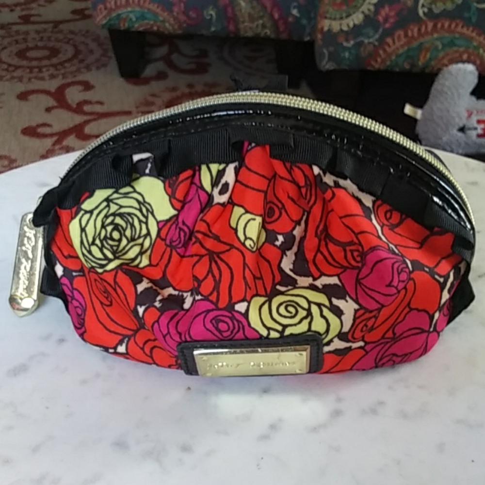 Makeup bag (small)